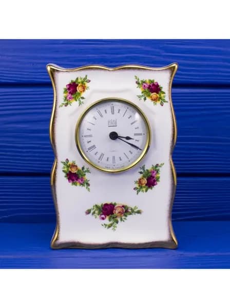 Редкие винтажные каминные часы из костяного фарфора дизайна Old Country Roses от Royal Albert. Англия, согласно клейму 1973-1993 годы