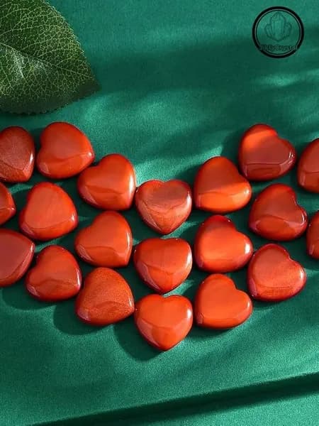 Сердце из красной яшмы 25 мм - Камень силы и страсти , Подарок для уверенных людей