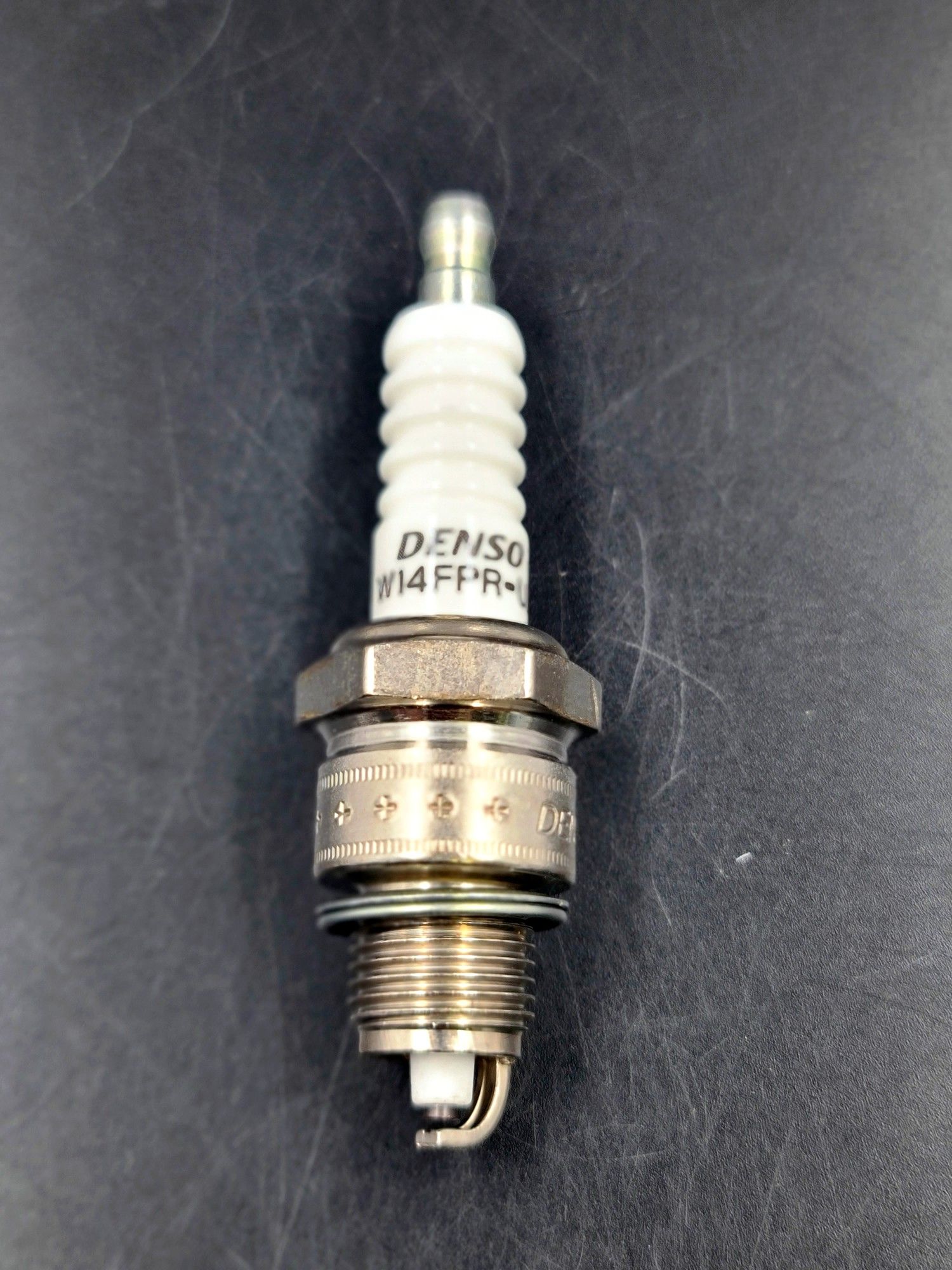DENSO Свеча зажигания арт. W14FPRUL, 1 шт.
