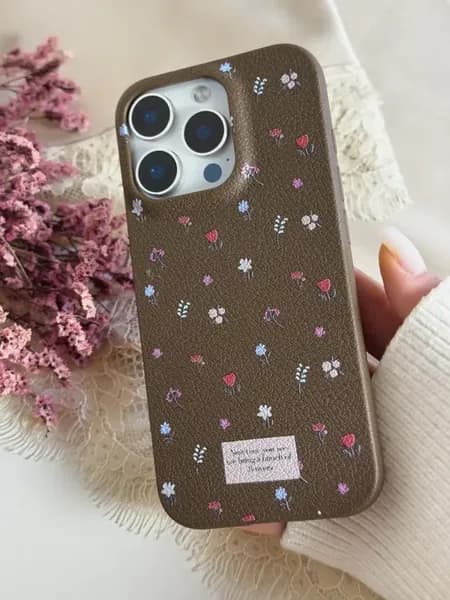 Чехол на iphone 16 pro с принтом