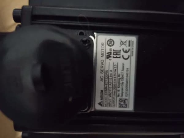 Серводвигатель ECMA-E21320PS 2.0кВт 220В 2000об/мин для кромкооблицовочных станков NB6S2II, NB7CSIIP, NB8CS2IIPT (20300080)