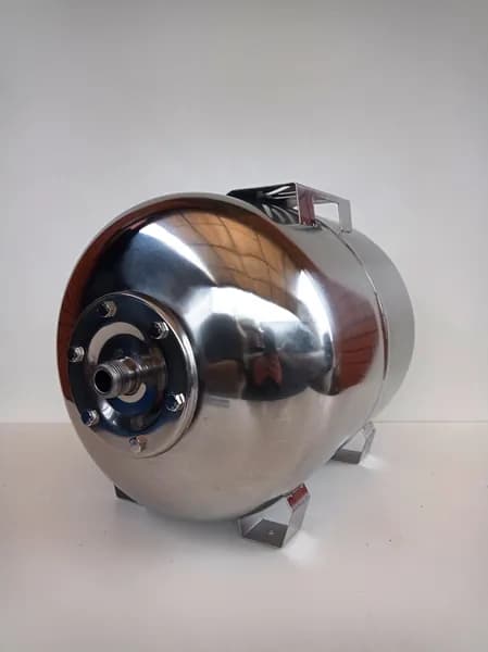 Бак расширительный (гидроаккумулятор) Тайфун ZM-SH050 с корпусом из нержавеющей стали
