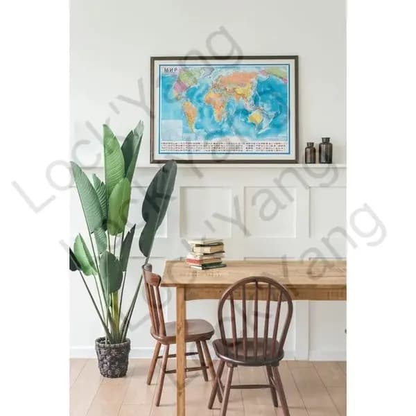 Политическая карта 40 x 60 см, масштаб: 1:55 000 000