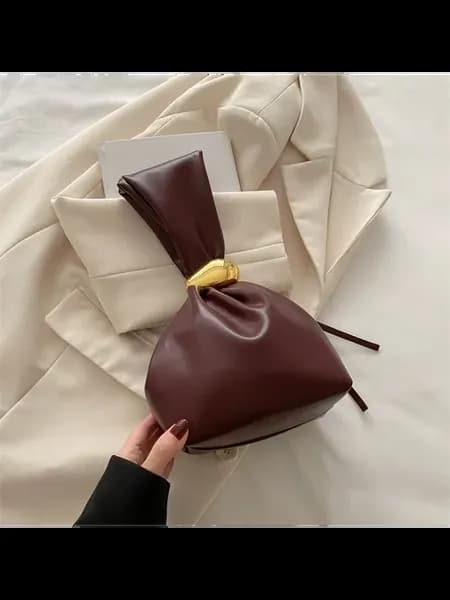 Черный клатч из мягкой кожи