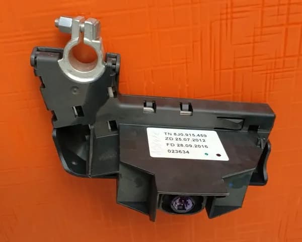 Клемма аккумулятора с пиропатроном Audi A4/A6/A7/A8, VW Polo/Passat, Skoda Superb VAG 8J0915459