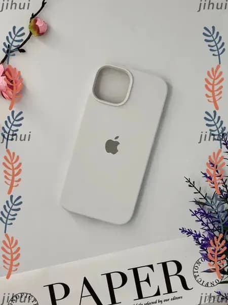 Силиконовый чехол на Айфон 15 с защитой камеры / чехол на iphone 15