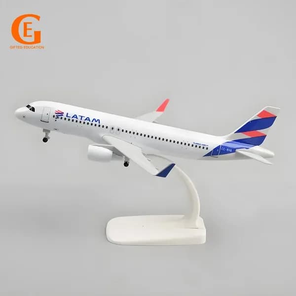 Металлическая Модель Самолета Аэробус 320, Авиакомпания Latam Airlines, 20CM С Колесами