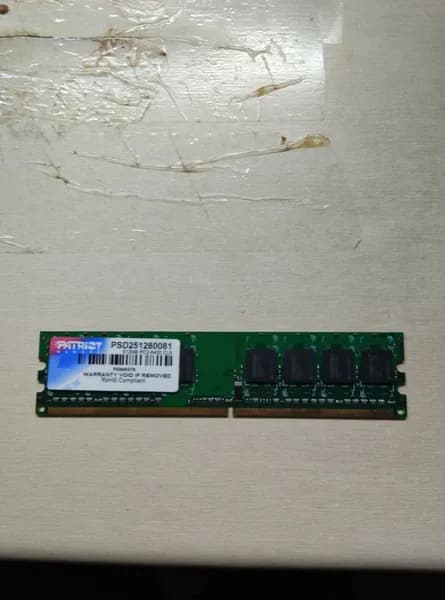 Patriot Memory Оперативная память Модуль памяти Patriot 512MB PC2-6400 CL5 DDR2, 1 x до 1 ГБ (512MB PC2-6400 CL5)