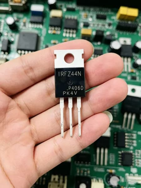 10 Количество IRFZ44N MOSFET Полевой транзистор To220