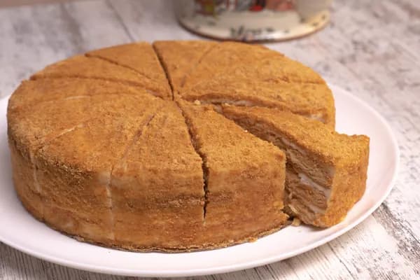 Торт Медовик 1600г. 12 порций.
