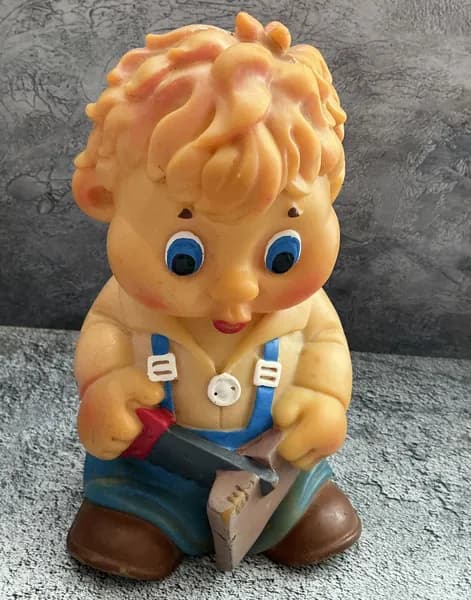 Винтажная резиновая игрушка СССР Юный строитель