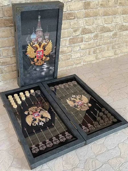 Нарды большие деревянные со стеклом "Двухглавый Орёл", размер 60х60 см, подарочные нарды, обтянуты экокожей премиум класса, стеклянное игровое поле