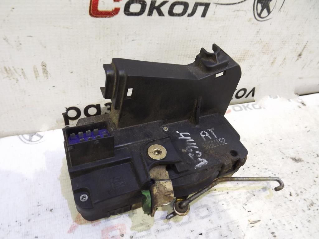 Замок двери передней правой Б/У с пробегом Opel Zafira (F75) 1999-2005 90561152