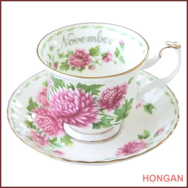 Чайная пара Royal Albert. Серия "Цветок месяца". Англия. Костяной фарфор. Клеймо 70-е гг. Сузуран в мае