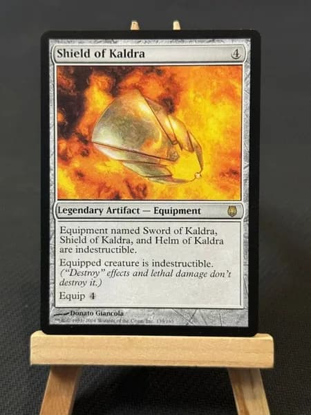 Заголовок: Волшебство в твоих руках: Уникальная карта Magic: The Gathering (MTG) с защитным протектором в подарок!