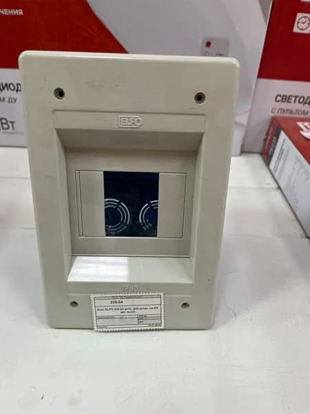Бокс встраеваемый ELFO 220-04 для устан. на 2/4 авт. выкл.