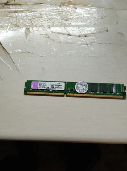 Оперативная память Оперативная память KVR1333D3N9/2G 0000004957998 DDR3, 1 x 2 ГБ (KVR1333D3N9/2G 0000004957998)