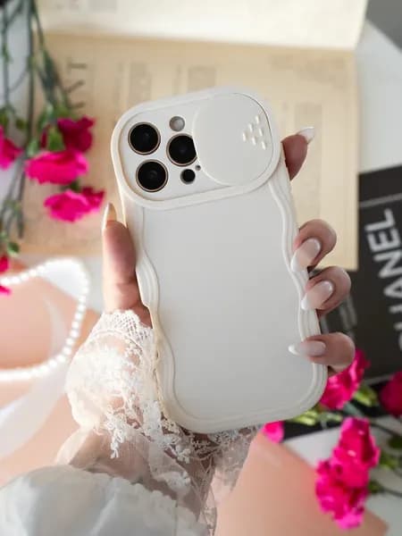 Чехол на iPhone 16 Pro Max с защитой камеры