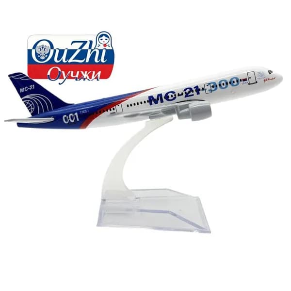 Модель российского MC-21 самолета