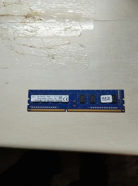Оперативная память Оперативная память HMT451U6BFR8A - PB NO AA 1535 4GB 1Rx8 PC3L- 12800U - 11 - 13 - A1 DDR3L, 1 x 4 ГБ (HMT451U6BFR8A - PB NO AA 1535 4GB 1Rx8 PC3L- 12800U - 11 - 13 - A1)
