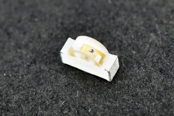 EVERLIGHT 12-21SURC/S530-A2/TR8 Светодиод, SMD; 3020; red; 19?47mcd; 3x1x2mm; 120 град.; 2?2.4V; 20mA; ?d: 624nm, 1шт
