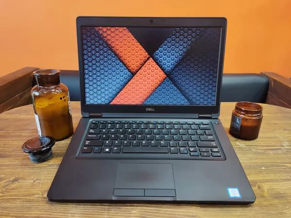Dell Ноутбук 14", Intel Core i5-8250U, RAM 8 ГБ 256 ГБ, Intel UHD Graphics 620, Windows Pro, темно-серый, черно-серый