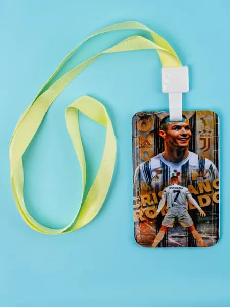 Бейдж (чехол) для пропуска футбол Рональдо Ronaldo (желтая лента)