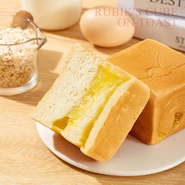 Молочный тостовый хлеб с кубиками, воздушная булочка для завтрака, сытная полезная закуска для офиса