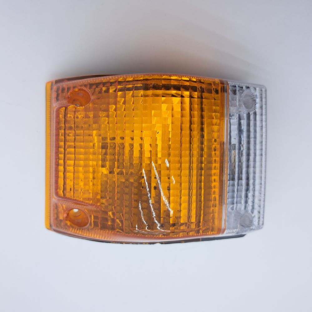 Поворотник Isuzu Elf/Forward 1987-1993г., оранжево-белый, правый