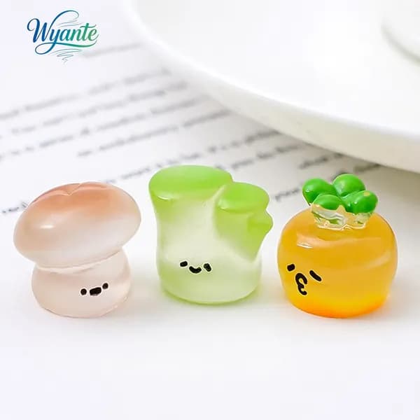 Мини-фигурки овощей из смолы 4 шт, декор на приборную панель авто, 1.5 см