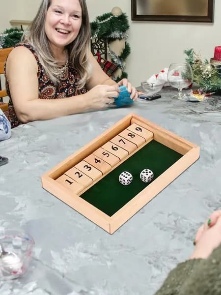 Деревянная настольная игра с цифрами и кубиками для вечеринок