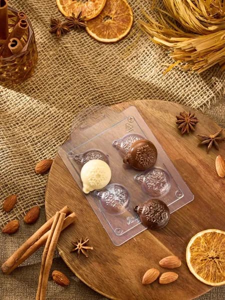 Шар со снежинкой мини - формочка пластиковая для изготовления мыла, шоколада и гипсовых отливок