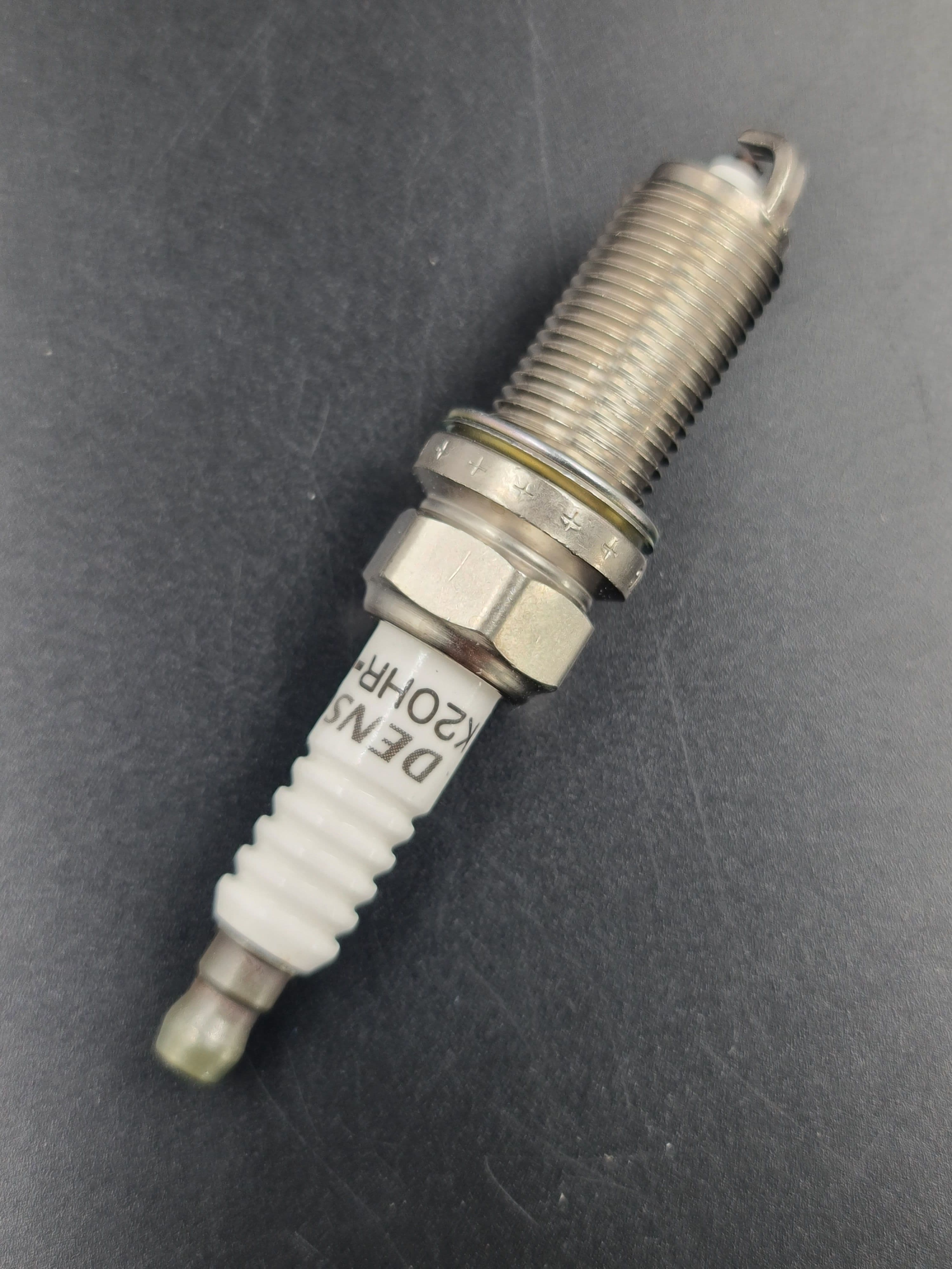 DENSO Свеча зажигания арт. K20HRU11, 1 шт.