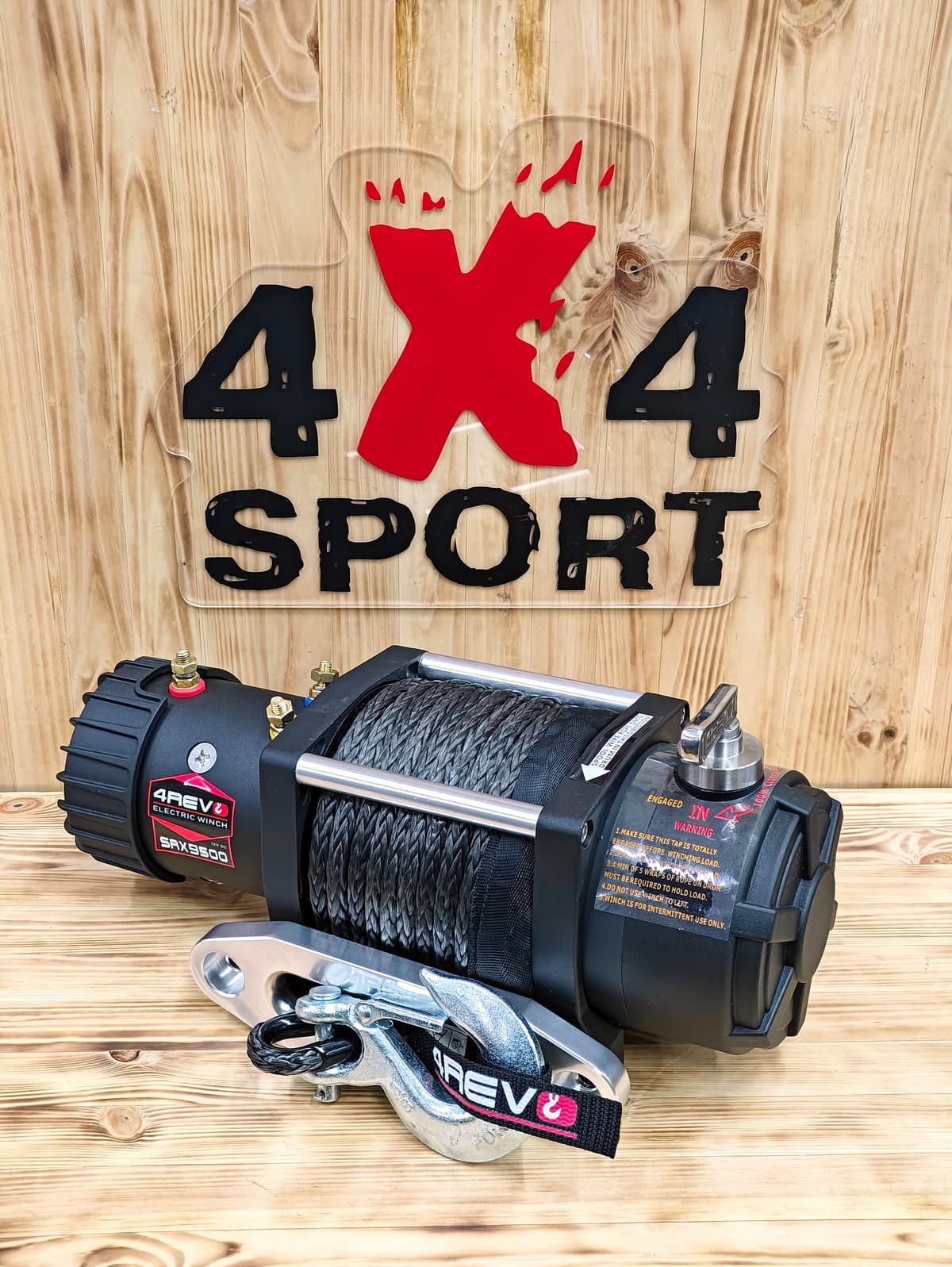 Лебедка электрическая 4REVO SRX 9500lbs 12V с синтетическим тросом и коротким барабаном
