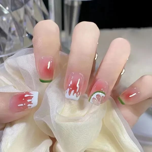 Накладные ногти с дизайном ( 24 типсы + клей )