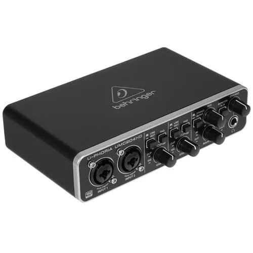 Behringer UMC204HD Звуковая карта внешняя USB 2.0