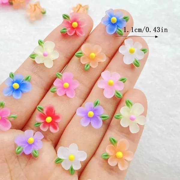 50pcs Мини цветы маникюр аксессуары