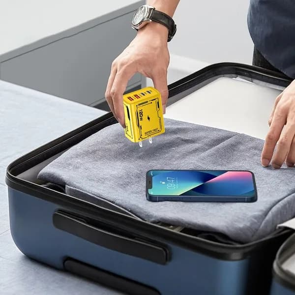 Зарядное устройство для смартфонов с 2 USB и 2 разъёмами Type-C, компактное, 120 Вт