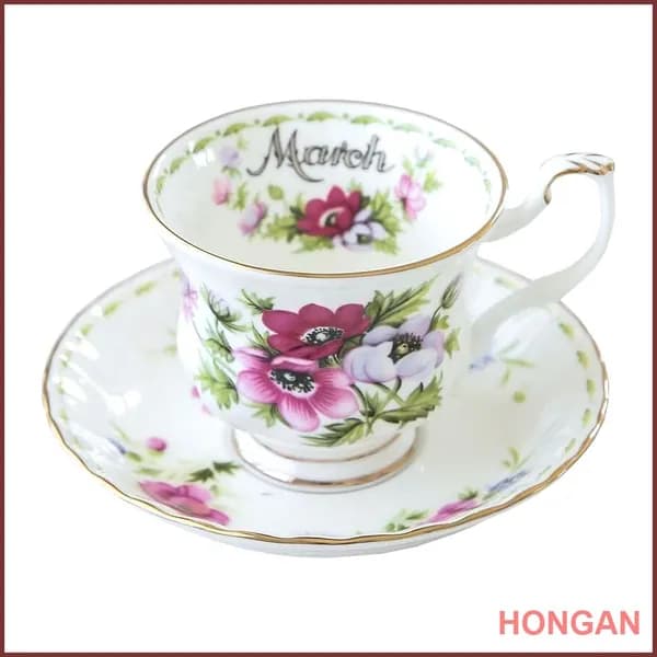 Чайная пара Royal Albert. Серия "Цветок месяца". Англия. Костяной фарфор. Клеймо 70-е гг. Сузуран в мае