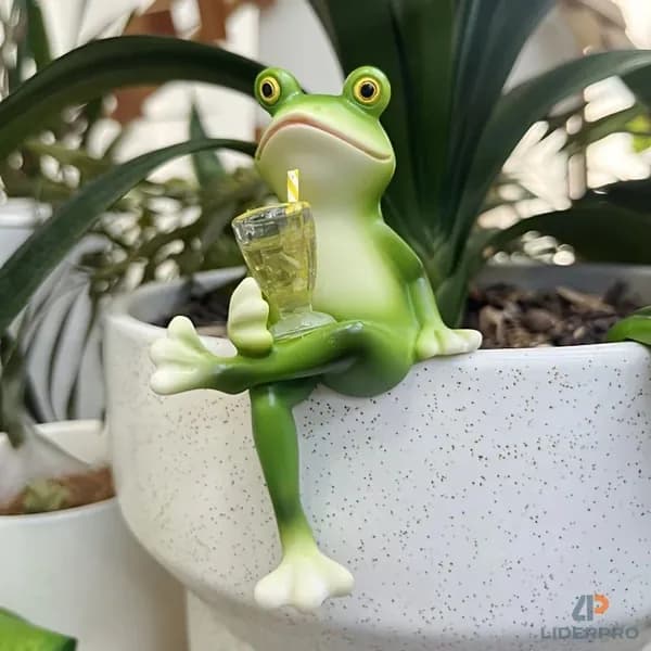 Фигурка садовая
