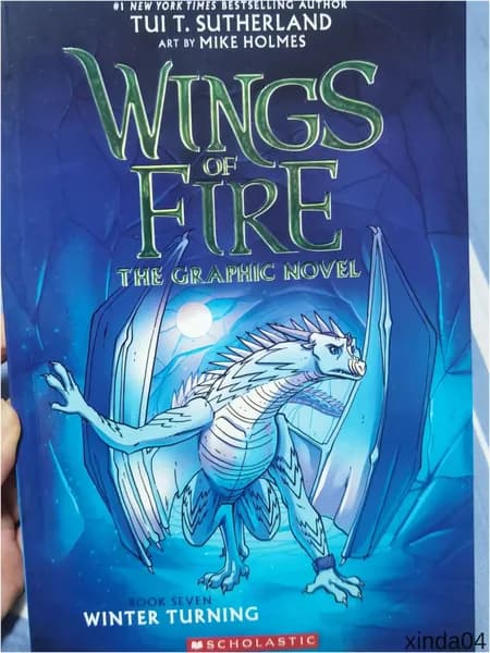 Премиумграфический роман Wings of Fire, Winter Turning, седьмая книга, представлен автором Tui Sutherland. | Sutherland Tui T