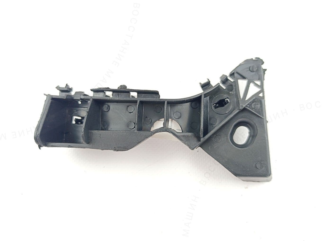 Кронштейн переднего бампера правый для Byd F3, F3R / 10232112-00
