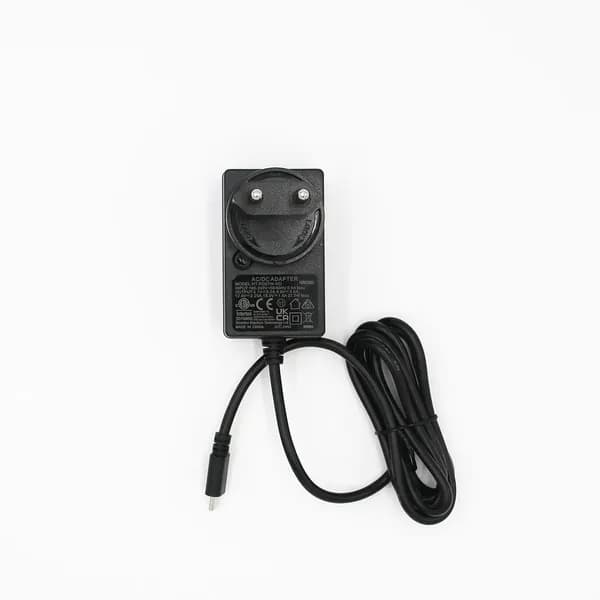 Универсальный блок питания 27 Вт USB Type-C