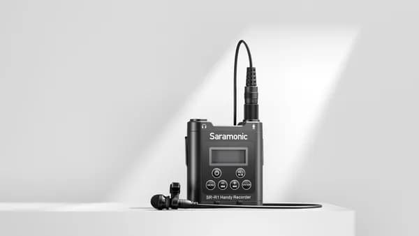 Ручной мини рекордер Saramonic SR-R1  с петличным микрофоном