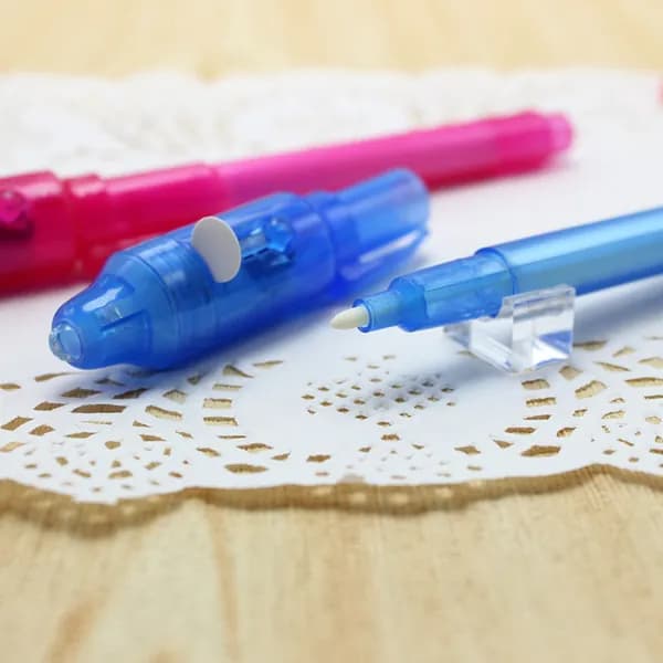 Черная невидимая ручка с уф подсветкой для секретных записей и игр