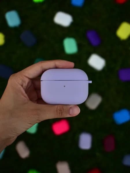 Чехол SoftTouch на Airpods Pro 2 с карабином Сиреневый