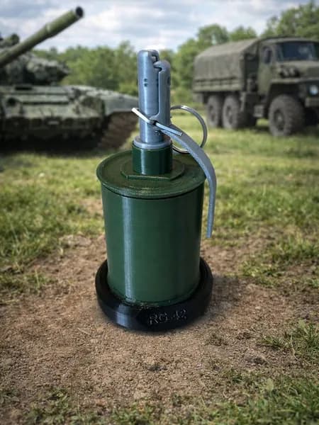 Макет пластиковый РГ-42 (РАЗБОРНЫЙ)