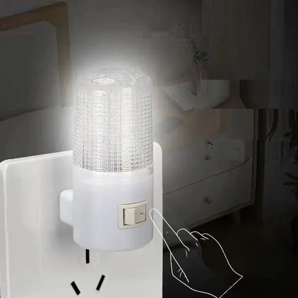 Светодиодный ночник 4 LED, с выключателем для рассеянного мягкого освещения в розетку/ 220В 7.7*5.8*3см пластик