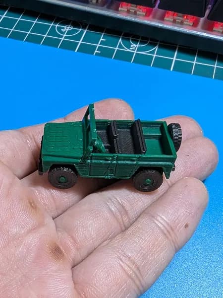 Сувенирная декоративная сборная модель автомобиля УАЗ в формате Kit Card