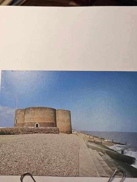 Винтажная открытка "Башня Мартелло в Олдебурге (Саффолк) " из архива Шилова Льва Алексеевича